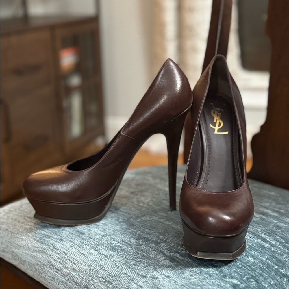 Yves Saint Laurent brown leather Tribute pumps size 40 (9/9.5)